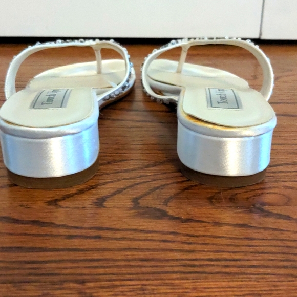 White satin with beaded thong sandals - Picture 4 of 7